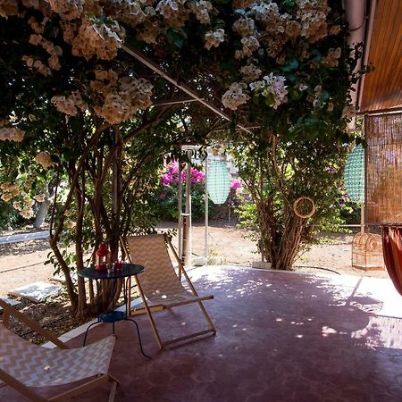 The Boucamviglia Beach House Saronida Eksteriør bilde